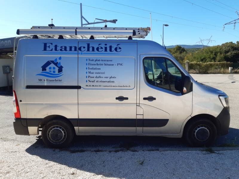 Flocage véhicule côté zone d'activité de Peyruis la cassine